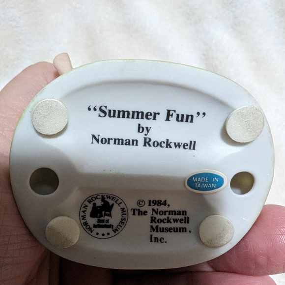 - Norman Rockwell Museum Figurine. Summer Fun. EUC. Ceramic. - Picture 5 of 5